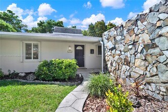 11713 SW 81st Rd in Miami, FL - Building Photo - Building Photo