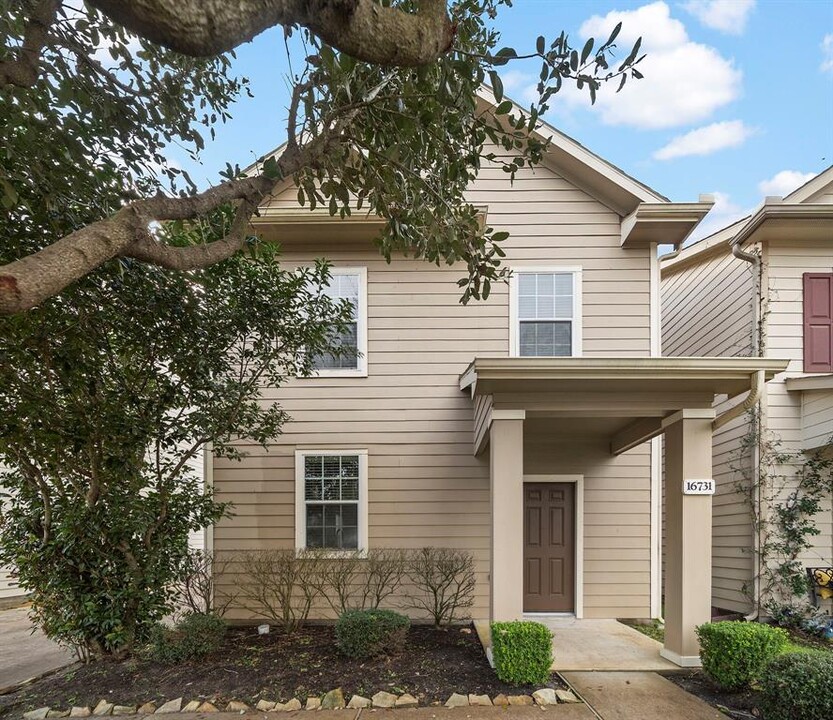 16731 Mammoth Springs Dr in Houston, TX - Foto de edificio