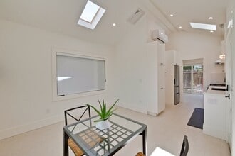 705 Lincoln Ave in Palo Alto, CA - Building Photo - Building Photo