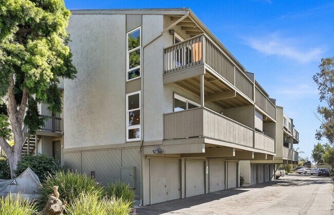 4065 Harrison St in Carlsbad, CA - Building Photo - Building Photo