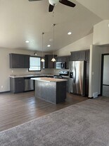 3816 31st St S in Moorhead, MN - Building Photo