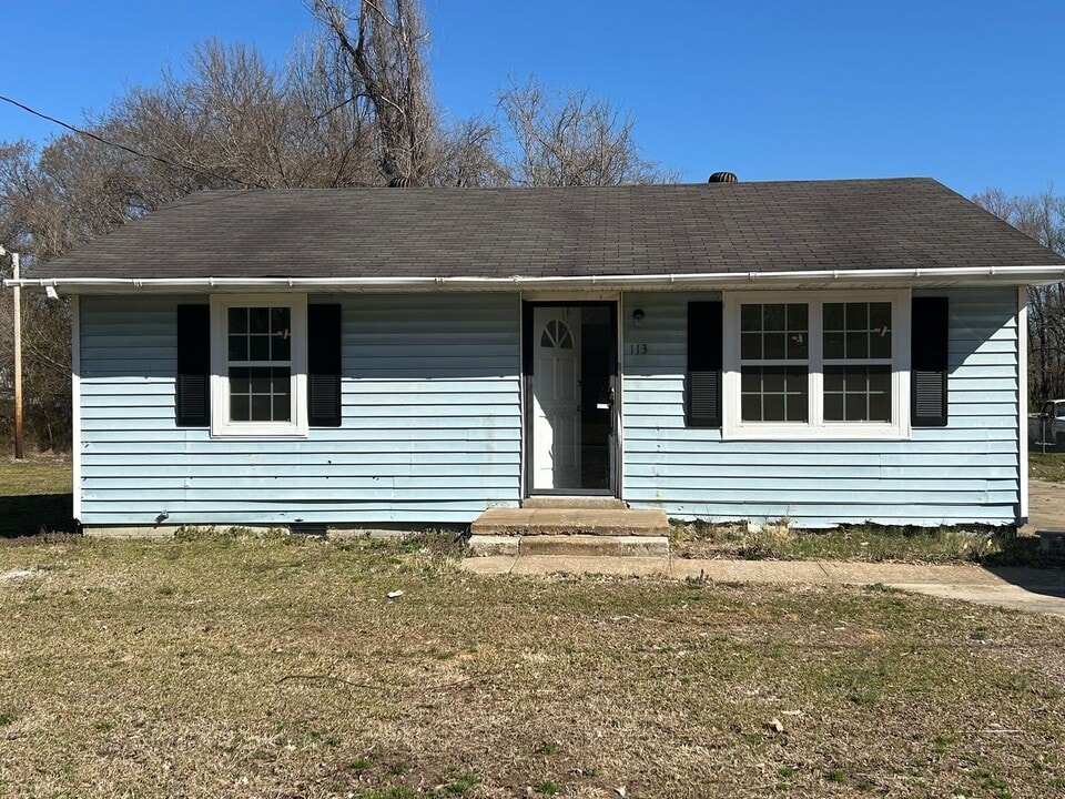 113 Holly Cove in Brownsville, TN - Building Photo