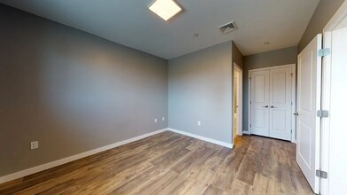 10 Essex St-Unit -206 in Cambridge, MA - Building Photo - Building Photo