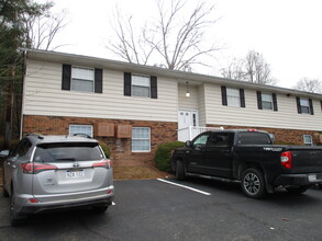 5408 Big Tyler Rd. Apartments in Charleston, WV - Foto de edificio - Building Photo