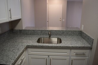 7979 Mission Center Ct, Unit D in San Diego, CA - Building Photo - Building Photo