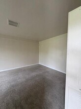 7531 Glenheath St in Houston, TX - Building Photo - Building Photo