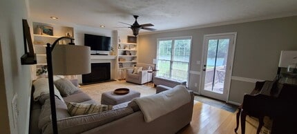 1578 Fair Oaks Ln in Snellville, GA - Foto de edificio - Building Photo