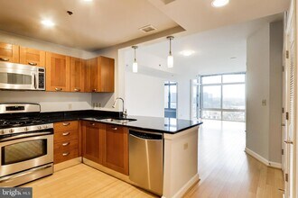 5750 Bou Ave, Unit 713 in Rockville, MD - Building Photo - Building Photo