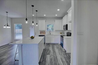 347 Rosemound St in Commerce, TX - Building Photo - Building Photo