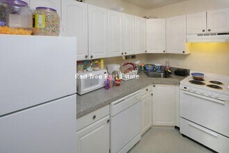 26 Allston St, Unit 12 in Boston, MA - Foto de edificio - Building Photo