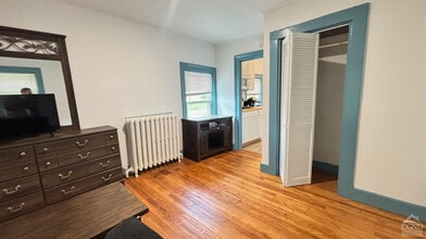 834 Warren St in Hudson, NY - Building Photo - Building Photo