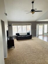 17853 82nd Pl N in Osseo, MN - Foto de edificio - Building Photo