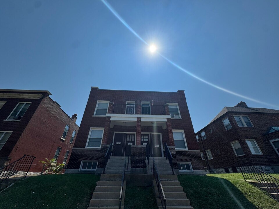 4562-4566 Varrelmann Ave in St. Louis, MO - Building Photo