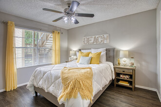 Harbour Pointe Apartment Homes in Bradenton, FL - Building Photo - Interior Photo