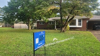 103 Rivermont Dr in Sheffield, AL - Building Photo