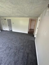 409 Barron St, Unit 1 in Bensenville, IL - Foto de edificio - Building Photo