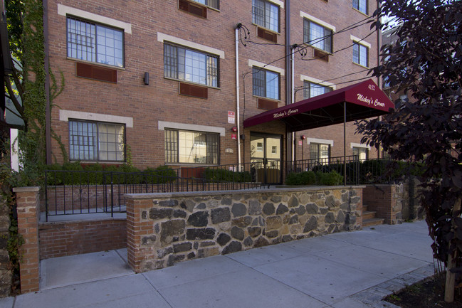 4152 Carpenter Ave in Bronx, NY - Foto de edificio - Building Photo