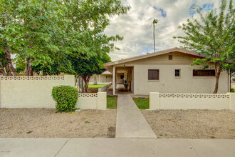 Point Park North in Phoenix, AZ - Building Photo - Building Photo