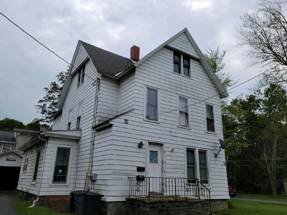 54 Elm St in Oneonta, NY - Building Photo