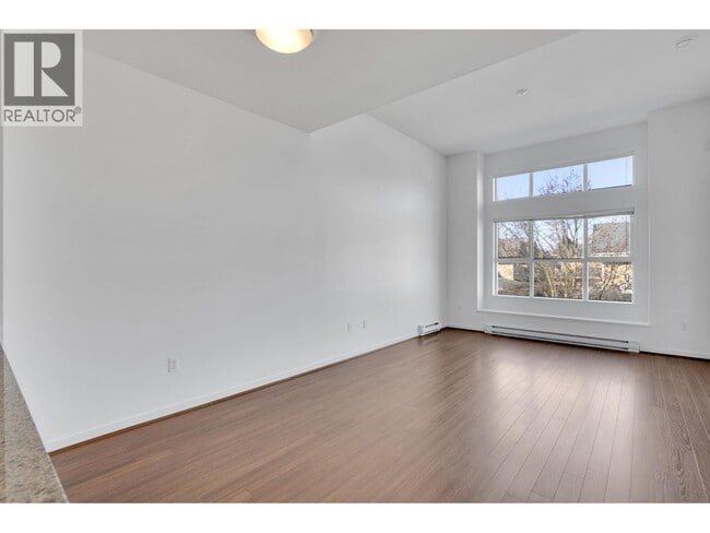 5665 Irmin St in Burnaby, BC - Building Photo - Building Photo