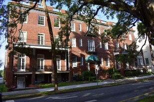 101 W Oglethorpe Ave, Unit 101 in Savannah, GA - Building Photo