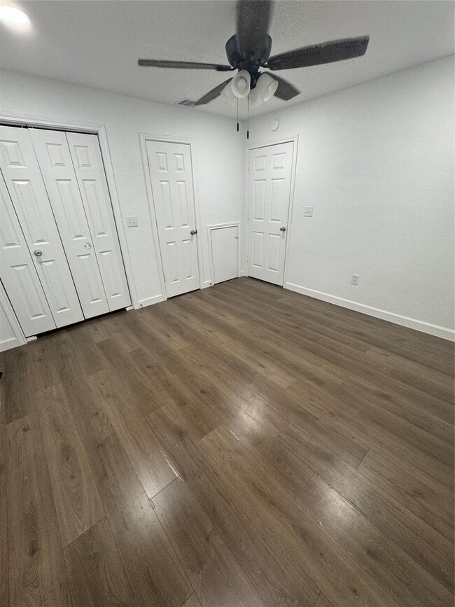 1549 Co Rd 237 in Ganado, TX - Foto de edificio - Building Photo