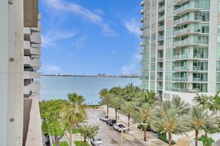 505 NE 30th St in Miami, FL - Building Photo