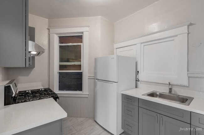 property at 729 Hyde St