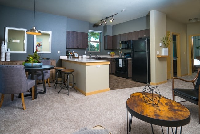 Simon's Mill Apartments in Edgewood, WA - Foto de edificio - Building Photo