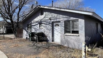 117 E Ellery Ave in Flagstaff, AZ - Building Photo