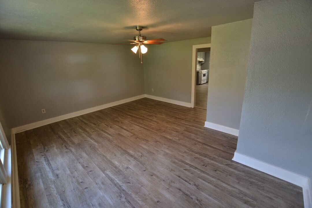 11933 Newsom Dr in Baton Rouge, LA - Building Photo