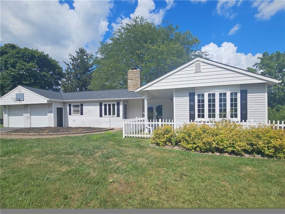 2804 Nichols St in Spencerport, NY - Building Photo