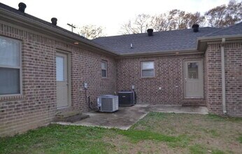 708 Freeman St in Jonesboro, AR - Building Photo - Building Photo