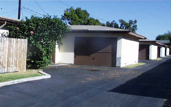 2636 Santa Ana Ave in Costa Mesa, CA - Building Photo