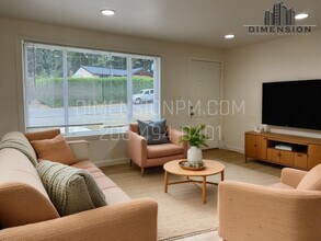 1019 SW 306th St in Federal Way, WA - Building Photo - Building Photo