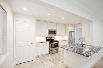 10140 Shadyview Dr in Dallas, TX - Building Photo - Building Photo