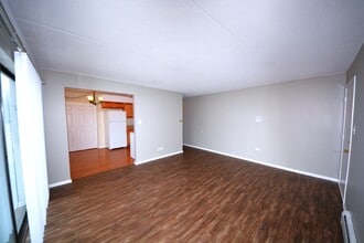 7335 Tiffany Dr, Unit 1A in Orland Park, IL - Foto de edificio - Building Photo