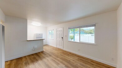 15439 Marty Dr in Glen Ellen, CA - Building Photo - Building Photo