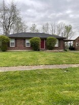 9103 Cedarwood Dr in Pewee Valley, KY - Building Photo