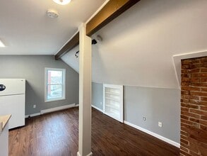 37 Grove St in Dover, NH - Building Photo - Building Photo