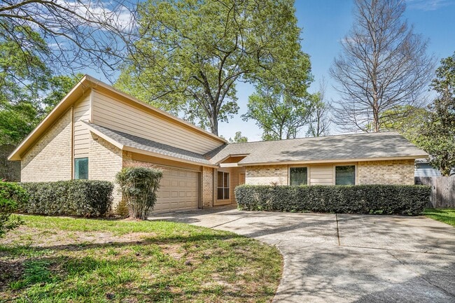 property at 3203 Silver Falls Dr