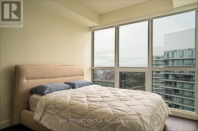 95-3995 McMahon Dr in Toronto, ON - Building Photo - Building Photo
