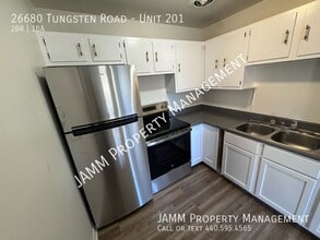 26680 Tungsten Rd-Unit -Unit 201 in Euclid, OH - Building Photo - Building Photo