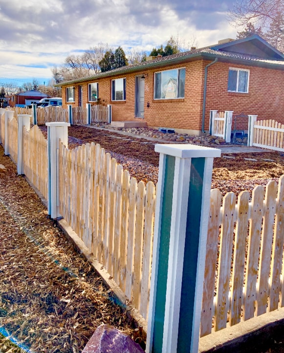 2942 Illinois Ave in Colorado Springs, CO - Foto de edificio