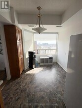 744 Wonderland Rd S in London, ON - Building Photo - Building Photo