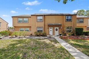 1819 Clearbrooke Dr in Clearwater, FL - Building Photo