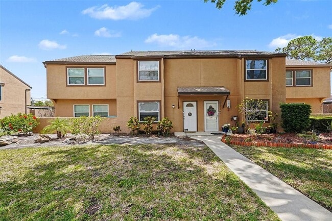 1819 Clearbrooke Dr