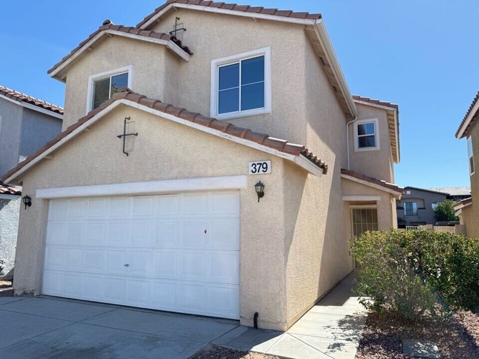 379 Silverado Pines Ave in Las Vegas, NV - Building Photo