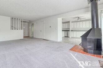 5013-5025-5025 S View Point Ter in Portland, OR - Building Photo - Building Photo