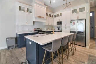 24 Water Lily Ave in McAllen, TX - Building Photo - Building Photo